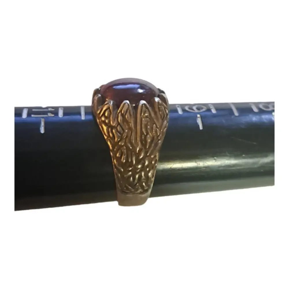 Hand made .925 silver ring with‎ a star ruby 10
